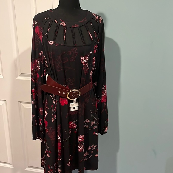Maurices Dresses & Skirts - NEW WITH TAGS Maurices floral  Shift dress
